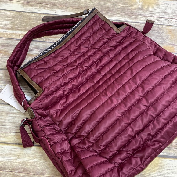 Sol and Selene quilted nylon burgundy Shoulder Tote Bag - Picture 6 of 13